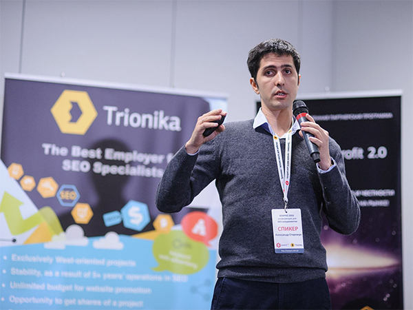 Александр Сторожук, руководитель проектов B2Blogger.com и PRNEWS.io на конференции SEMPRO с докладом о текстовых факторах ранжирования в Google