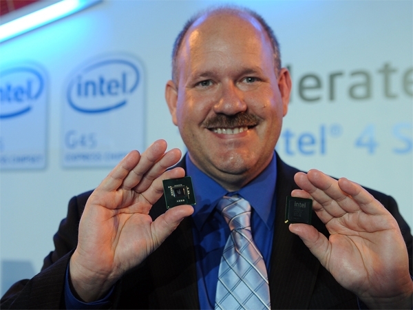 Intel поставит свои чипы в гаджеты Lenovo и Motorola