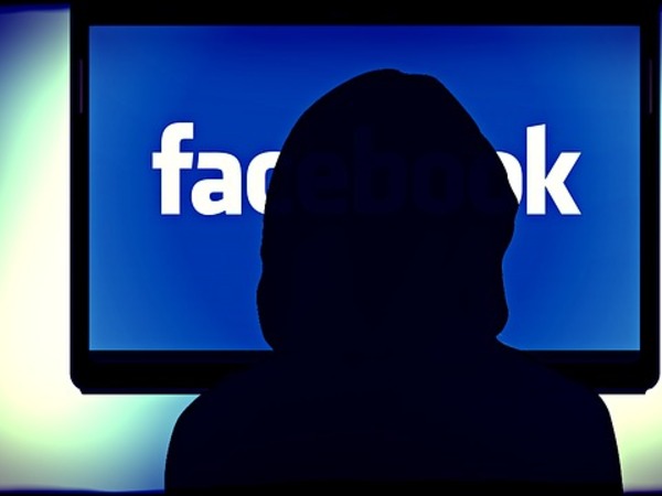 Facebook «пометит» фэйки