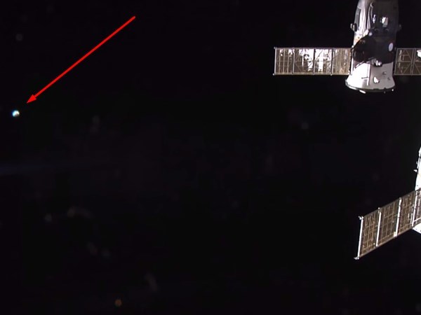 Камеры МКС зафиксировали на видео настоящий космический корабль