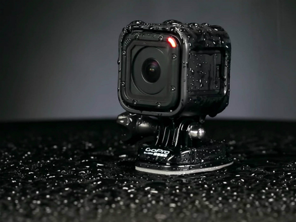 GoPro представил новую миниатюрную камеру HERO4 Session