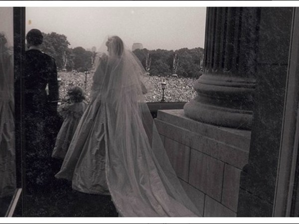 Фотографии со свадьбы принца Чарльза и Дианы продадут с аукциона