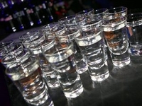 Россияне начали отдавать предпочтение крепкому алкоголю