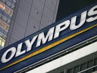 Бумаги Olympus обвалились почти на треть из-за признания в сокрытии инвестиционных потерь