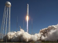 В Америке при старте взорвался космический грузовик Cygnus