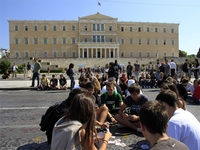Дефолт в Греции отменяется: частные инвесторы согласились реструктуризировать долги