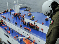 В Адриатике продолжается операция по спасению пассажиров с греческого парома