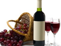Ученые: Употребление вина из черного винограда помогает похудеть