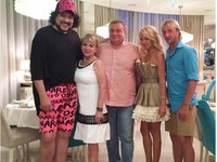 Филиппа Киркорова в розовых шортах раскритиковали за лишний вес