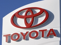 Чистая прибыль Toyota сократилась на 30%