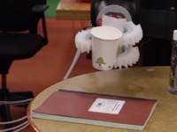 Ученые создали робота, способного распознавать предметы на ощупь