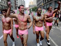 Ученые: геи и бисексуалы в 6 раз чаще страдают от рака кожи