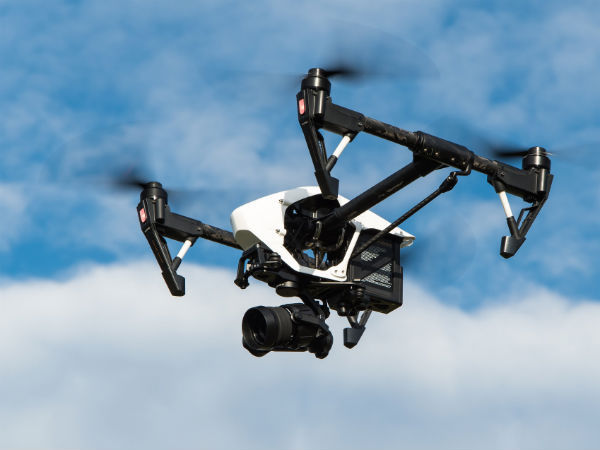 Amazon впервые доставила посылку клиенту при помощи дрона