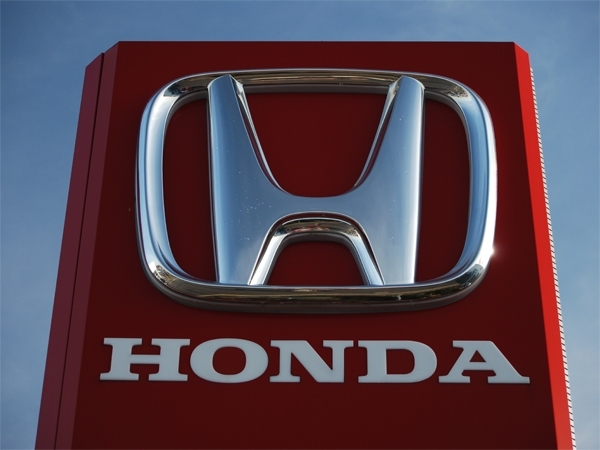 Honda потеряла половину прибыли за квартал