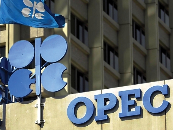 ОПЕК корректирует прогноз роста потребления нефти в 2013 году