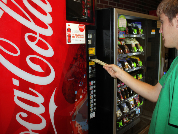 Автоматы Coca-Cola начнут раздавать Wi-Fi