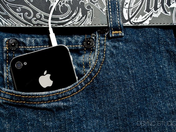 Ради iPhone 6 модные бренды срочно перешивают карманы на джинсах