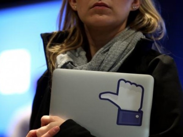 Родителей хотят обязать контролировать деятельность детей в Facebook