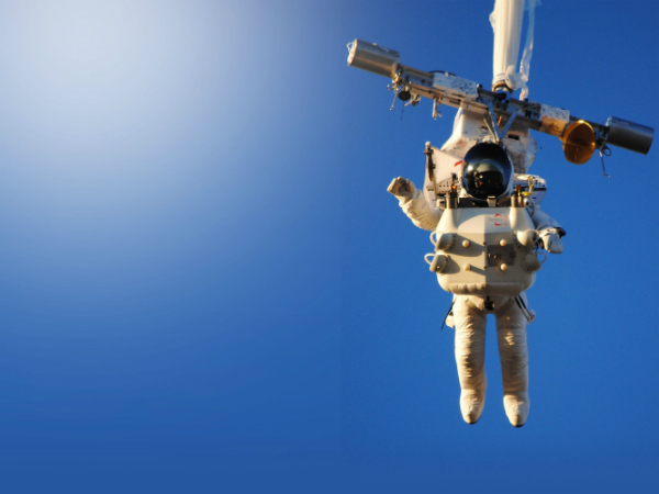 Испытатель Google преодолел звуковой барьер в прыжке с парашютом с высоты более 40 км