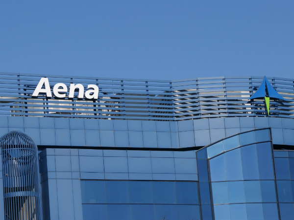 Приватизация испанского оператора аэропортов Aena отложена