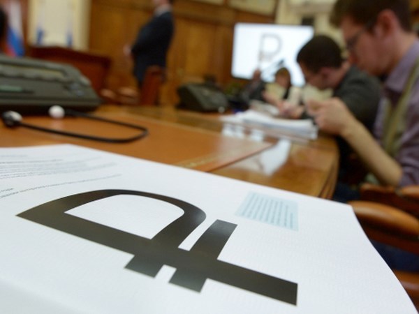 Первые клавиатуры с символом рубля появятся в России в 2015 году