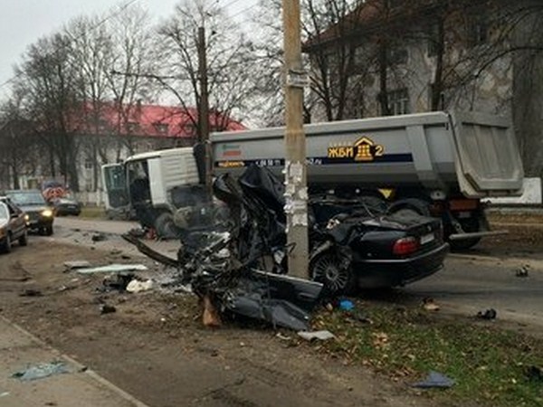 В Калининграде после ДТП в авто сгорели два человека