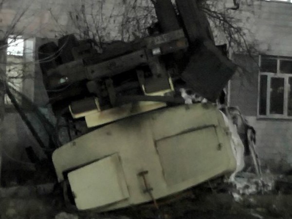 ДТП в Иркутске: BMW столкнулся с «КамАЗом», пострадал один человек