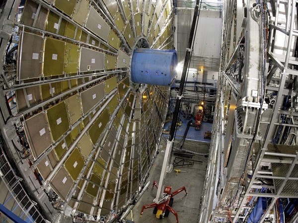 Исследования андронного коллайдера помогли открыть новые элементарные частицы
