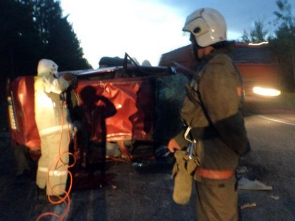 В Архангельской области два человека погибли в страшной аварии