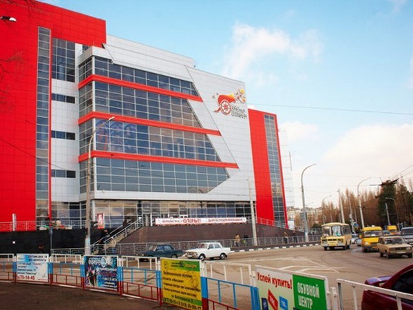 В торговом центре Новороссийска женщина выбросилась с высоты четвертого этажа