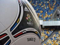 Двадцать мячей будет выделено на каждую игру финального турнира ЧЕ-2012 по футболу
