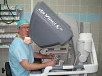 Израильские врачи выполнили уже больше 800 операций с помощью хиругического робота Da Vinci