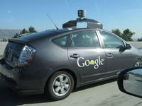 Google проведет испытания управляемого компьютером автомобиля