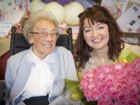 100-летняя британка получила 16 тысяч открыток в свой День рождения