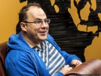 Муртазин пообещал поработать в офисе «Билайна» в костюме пчелы, если их гендиректор не уйдет в отставку