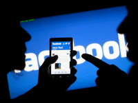 Пользователя Facebook заблокировали из-за слова «хохлы»