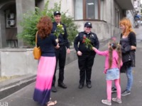 Киевляне организовали флешмоб в поддержку новой полиции