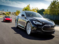 Хакеры отключили электромобиль Tesla во время движения