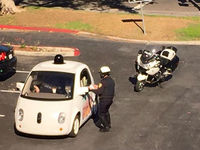 Полиция Калифорнии оштрафовала автономный автомобиль Google